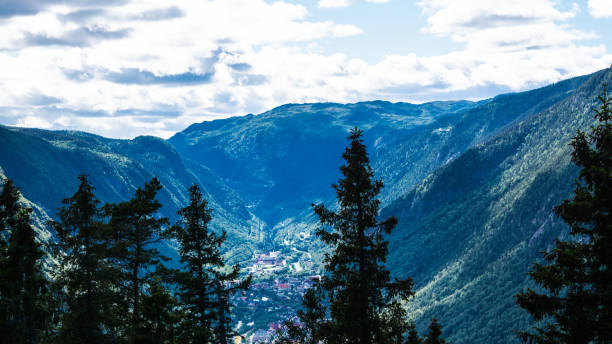 istock Norwegian city in the valley 1191432933