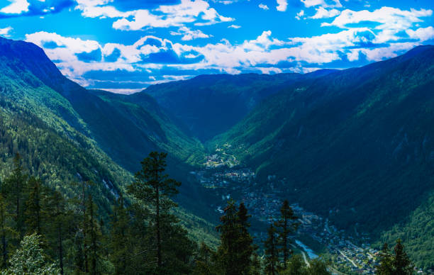 istock Norwegian city in the valley 1191434796