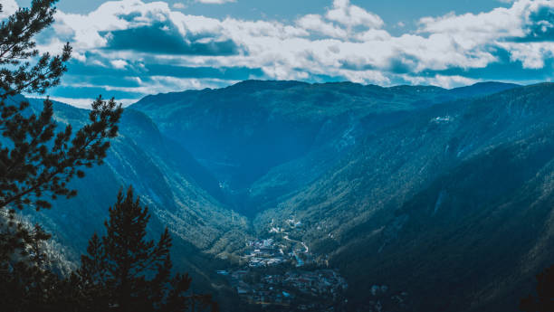 istock Norwegian city in the valley 1191451726