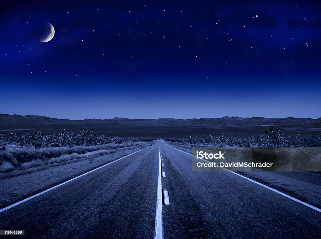 Bizarre Road - Lizenzfrei Nacht Stock-Foto