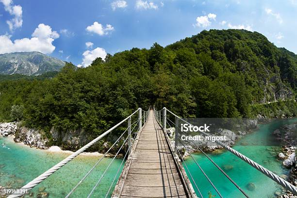 Puente Colgante Foto de stock y más banco de imágenes de Acero - Acero, Agua, Aire libre