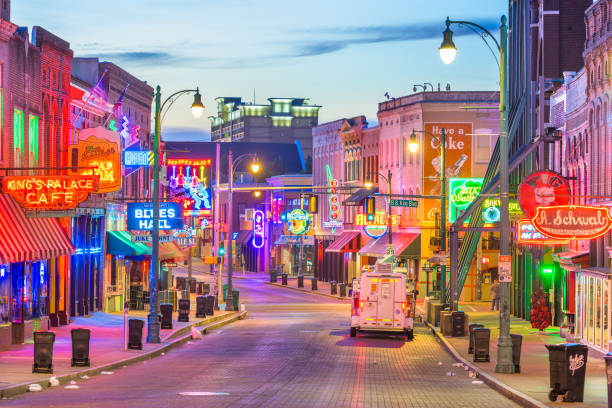 beale street, memphis, tennessee, estados unidos - memphis tennessee tennessee skyline history fotografías e imágenes de stock