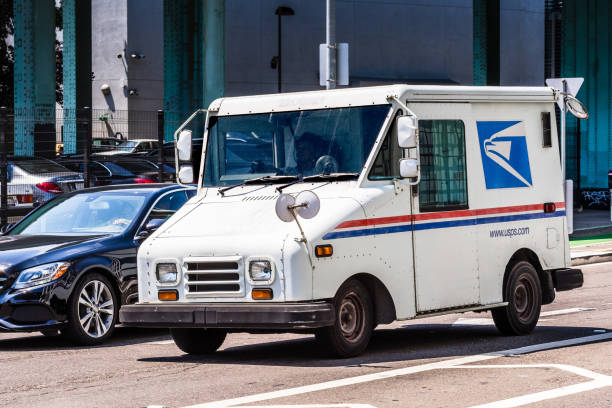 USPS vehicle making deliveries Aug 10, 2019 San Francisco / CA / USA - USPS vehicle making deliveries in San Francisco united states postal service photos stock pictures, royalty-free photos & images