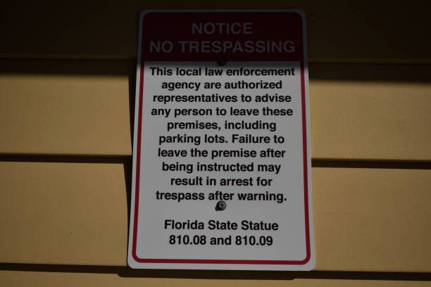 istock No trespassing information sign 1191551638