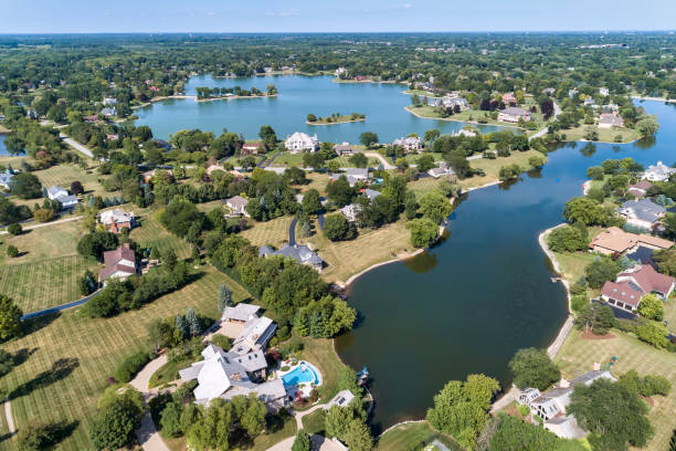 istock Large community with luxury homes 1191552727