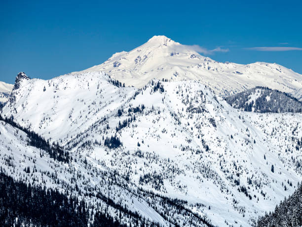 istock Lichtenberg Mountain and Glacier Peak in Pacific Northwest Winter 1191572631