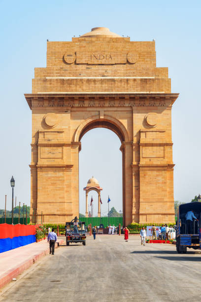 vista cénico da porta de india em nova deli, india - india gate delhi new delhi - fotografias e filmes do acervo