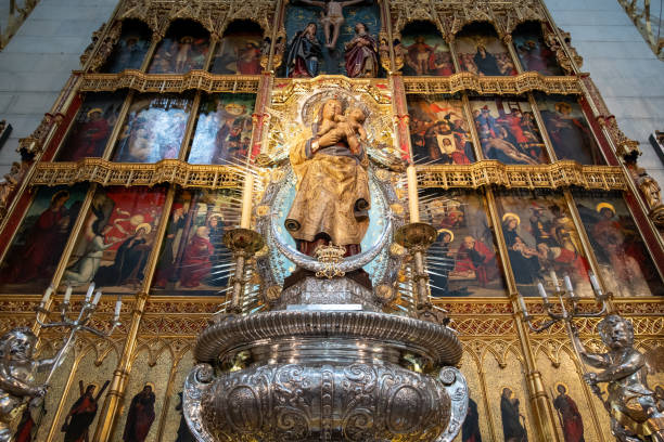 istock Cathedral of Madrid, interior 1191642980
