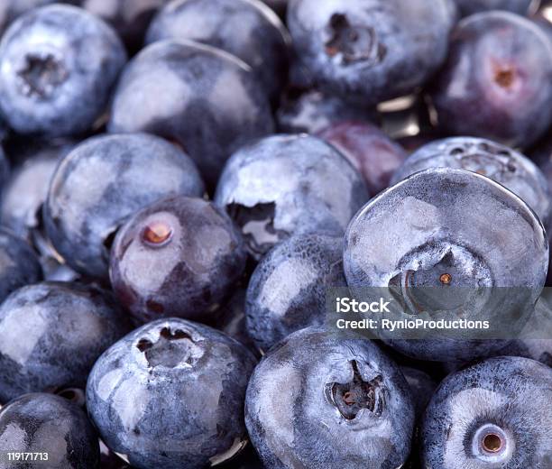 Arándanos Foto de stock y más banco de imágenes de Alimento - Alimento, Arándano, Azul