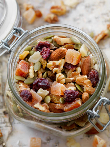 jar of trail mix - dehydrated fruit - fotografias e filmes do acervo