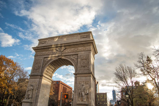 washington square arch - washington square triumphal arch stock-fotos und bilder