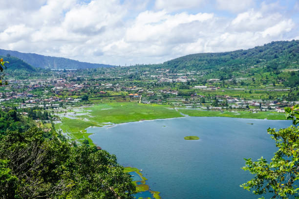 istock Beautiful Lake Buyan in Bali 1191851159