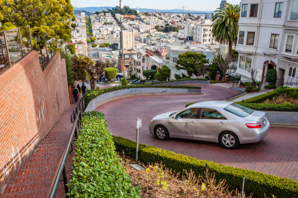 calle san francisco lombard - tower coit tower san francisco bay area san francisco county fotografías e imágenes de stock