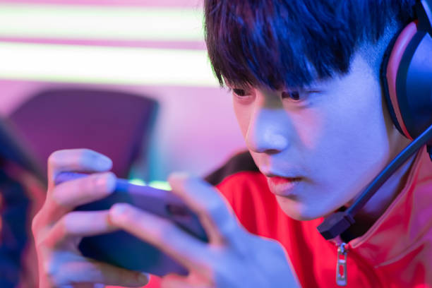 istock esport gamer play mobile game 1191889886