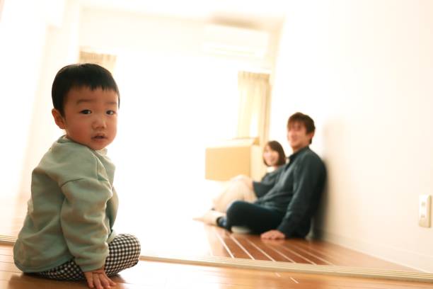 istock Asian family Moving house 1191899825