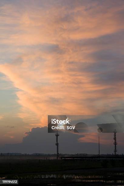 De Pôr Do Sol - Fotografias de stock e mais imagens de Aço - Aço, Barril, Bomba Petrolífera