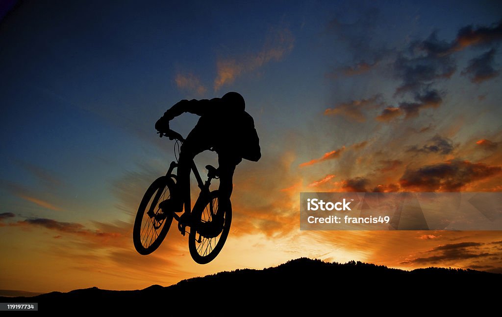 Racing - Foto de stock de Ciclismo de montaña libre de derechos