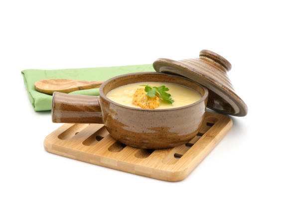 istock Brown Bowl Pea Soup 1191985314