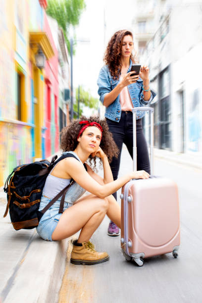Giovani turisti in viaggio - foto stock