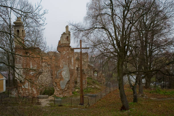 istock ruins of the church 1192055344