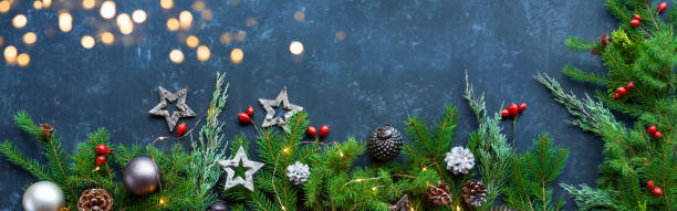 istock Branched christmas garland 1192077554
