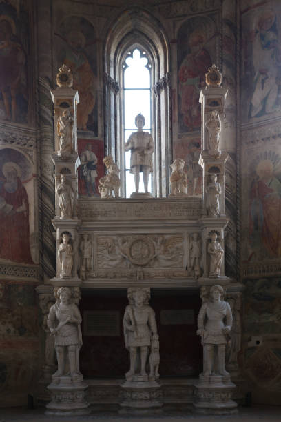 istock Interior of San Giovanni a Carbonara 1192087457