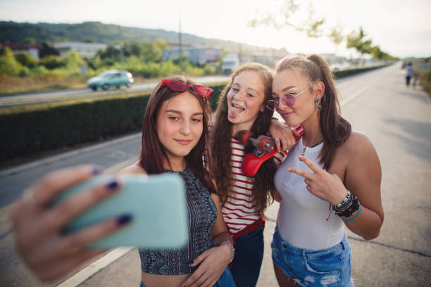istock Teenagers doing selfie 1192099152