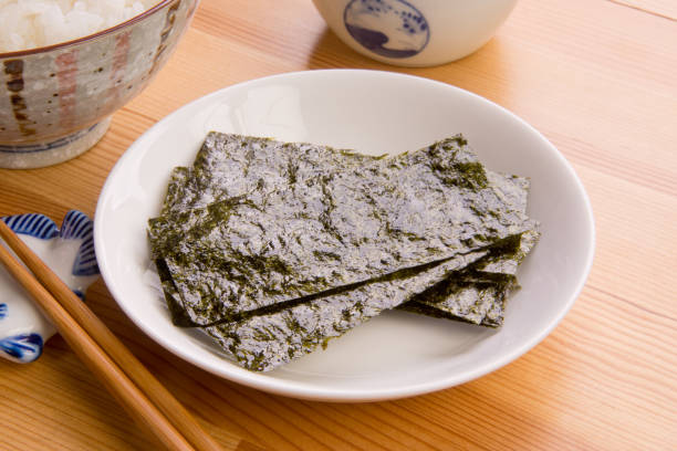 Seasoned seaweed Seasoned seaweed nori stock pictures, royalty-free photos & images