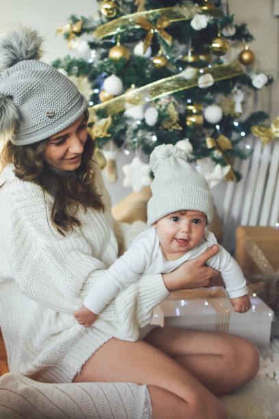 istock Family preparing for Christmas 1192110573