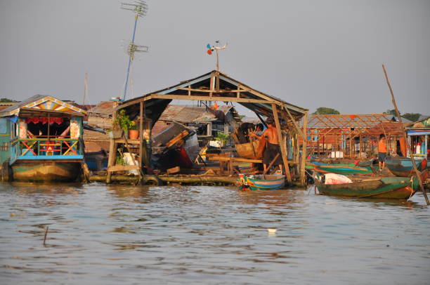 종크나스, 캄보디아 - flood people asia cambodia 뉴스 사진 이미지