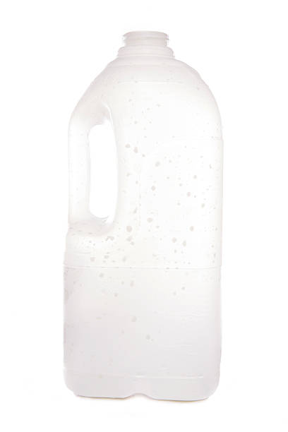 vuoto riciclabile cartone del latte - milk bottle milk bottle empty foto e immagini stock