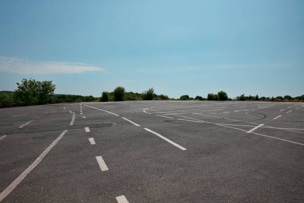 istock Asphalt road and sky 1192152694