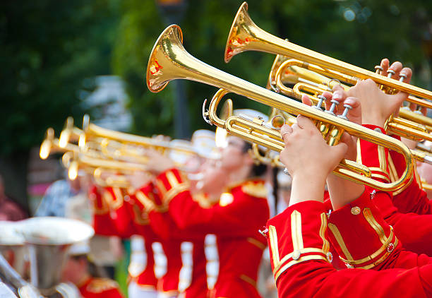 dziewczyna mosiądz banda - brass band zdjęcia i obrazy z banku zdjęć