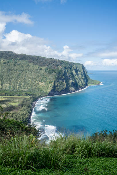 istock View from top of Waipi'o valley, Hawaii 1192229334