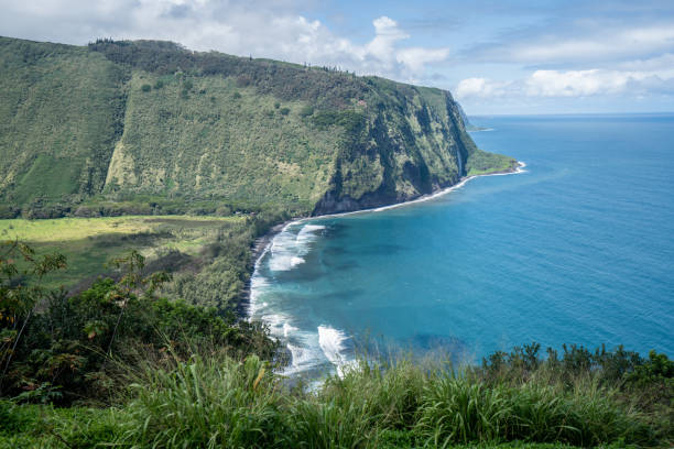 istock View from top of Waipi'o valley, Hawaii 1192230508