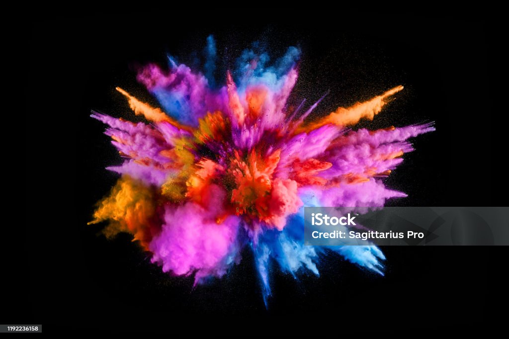 Взрыв цветного порошка на черном фоне - Стоковые фото Взрывающийся роялти-фри