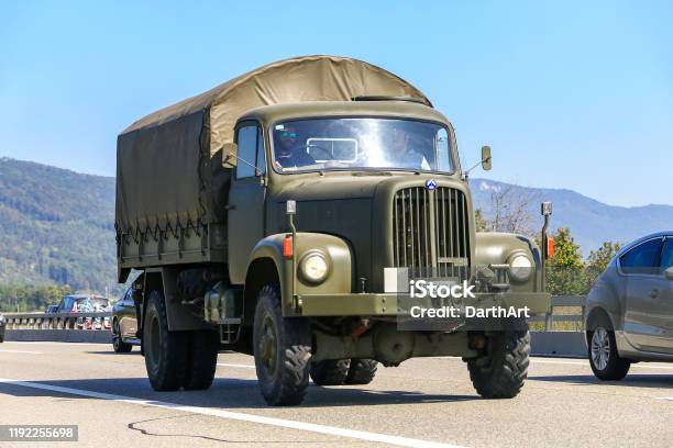 Saurer 2dm - zdjęcia stockowe i więcej obrazów 4x4 - 4x4, Armia, Bez ludzi
