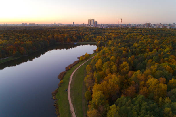 istock Evening autumn landscape in Izmailovsky park with a pond. 1192257508