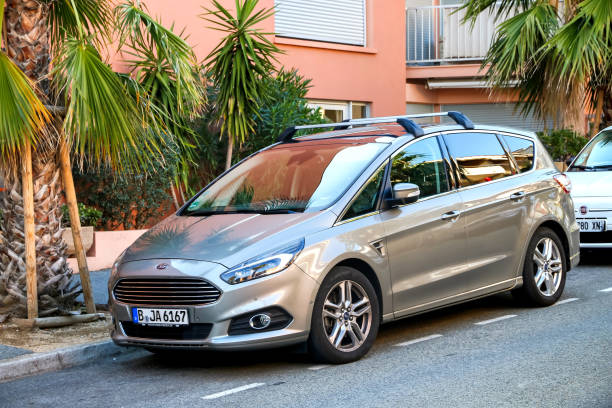 Ford Focus S-Max Sainte-Maxime, France - September 11, 2019: Motor car Ford Focus S-Max in the city street. car transporter truck small car stock pictures, royalty-free photos & images