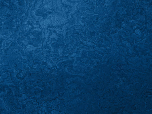 blaue klassische grunge ombre textur trendige farbe des jahres 2020 ziemlich hintergrund dunkel marine monochrom glänzend vintage muster abstrakte marmor schiefer stein wand kulisse - stucco wall textured textured effect stock-fotos und bilder