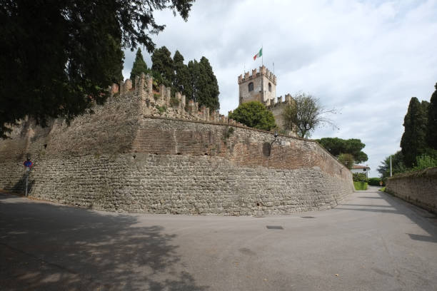 rocca di castelvecchio, miasto conegliano, włochy - tower treviso veneto palace zdjęcia i obrazy z banku zdjęć