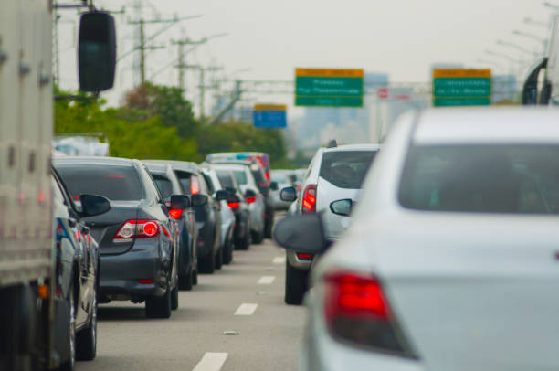heavy traffic commuting to work in the morning