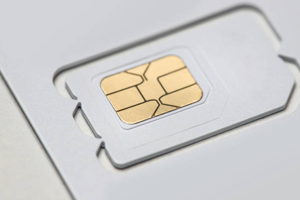 現代の新しいスマートフォンシムカード - chip and pin ストックフォトと画像