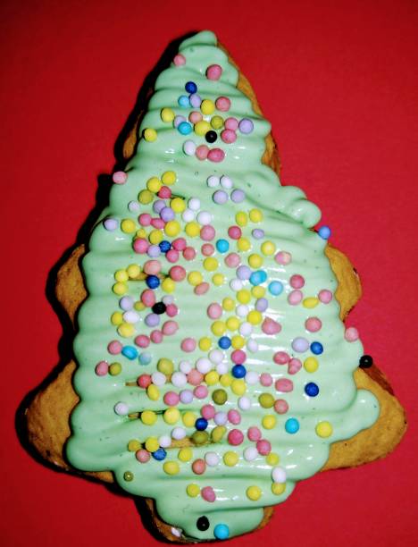 istock Cookie christmas tree with frosting 1192366338