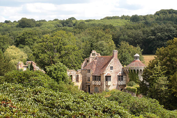 scotney vecchio castello, nel kent, inghilterra - scotney castle foto e immagini stock