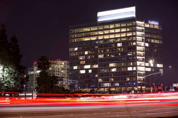 irvine skyline - irvine california california orange county traffic foto e immagini stock