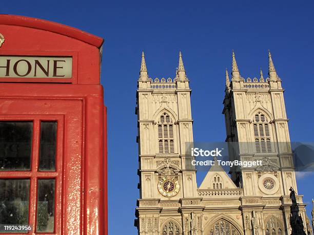 Westminster Abbey Und Rote Telefon Box In London Stockfoto und mehr Bilder von Abtei - Abtei, Altertümlich, Anglikanismus