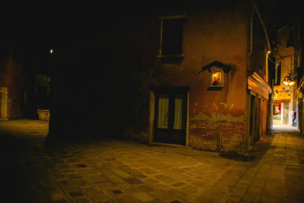 istock Campiello and calle 1192450685
