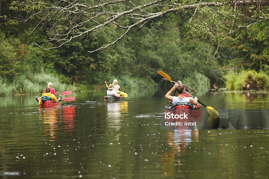 Menschen Bootsfahrten auf dem Fluss - Lizenzfrei Kajak Stock-Foto