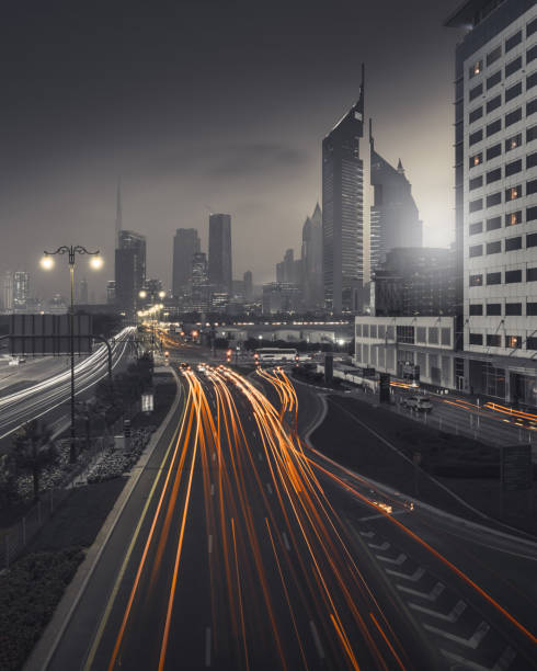 vista ponte pedonale a dubai - night cityscape dubai long exposure foto e immagini stock